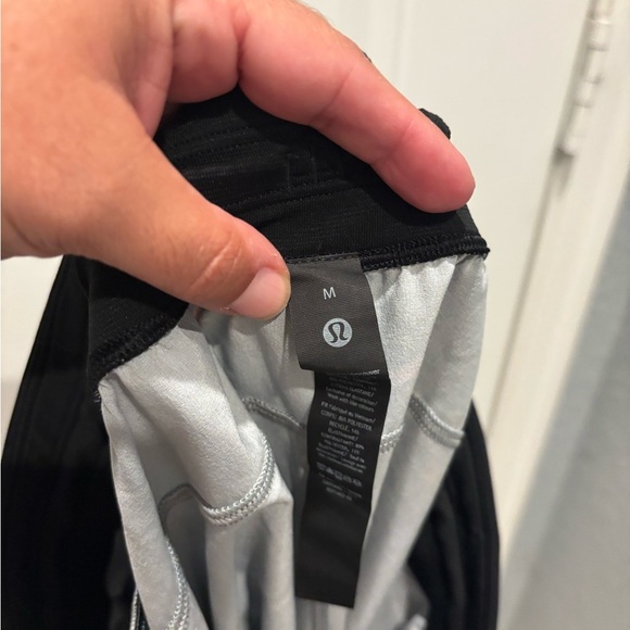 Lululemon T.H.E. 7” Short *Linerless Paint Spark Multi, Small, New - Picture 4 of 6